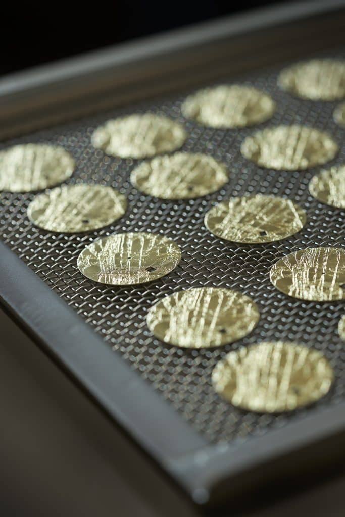 Esferas decoradas con la técnica gratté-boise de Montblanc.